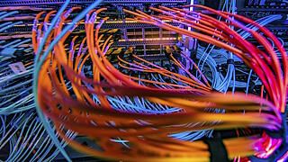 Bunte Kabel, Rechenzentrum